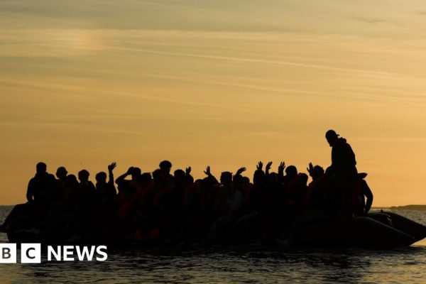 UK-France pilot scheme starts to tackle Channel crossings