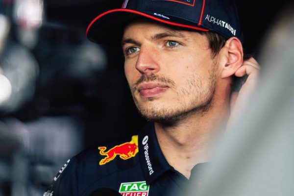 Verstappen facing tough choice between Red Bull and Mercedes